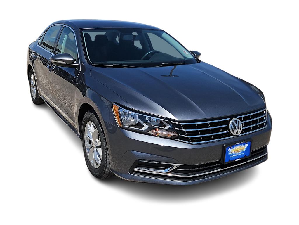 Thumbnail: 2017 Volkswagen Passat - 17
