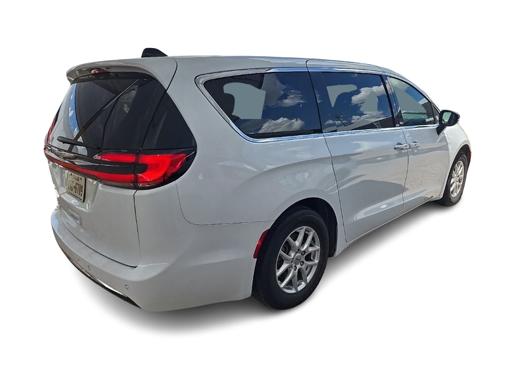 Thumbnail: 2025 Chrysler Pacifica - 11