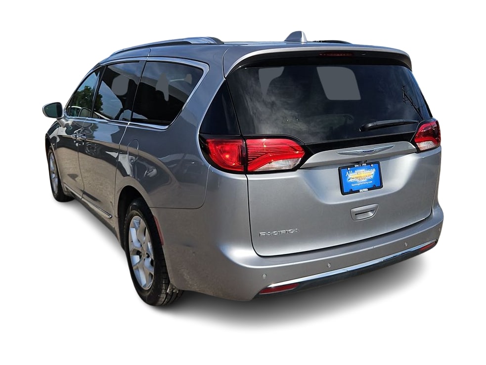 Thumbnail: 2020 Chrysler Pacifica - 4