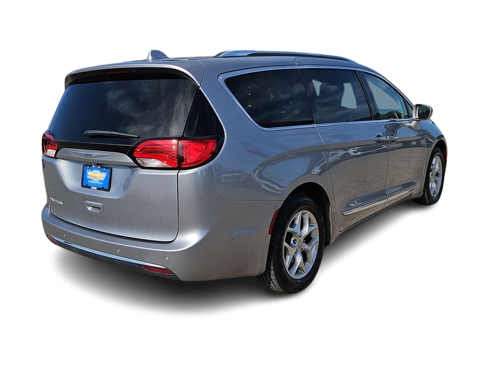 Thumbnail: 2020 Chrysler Pacifica - 17