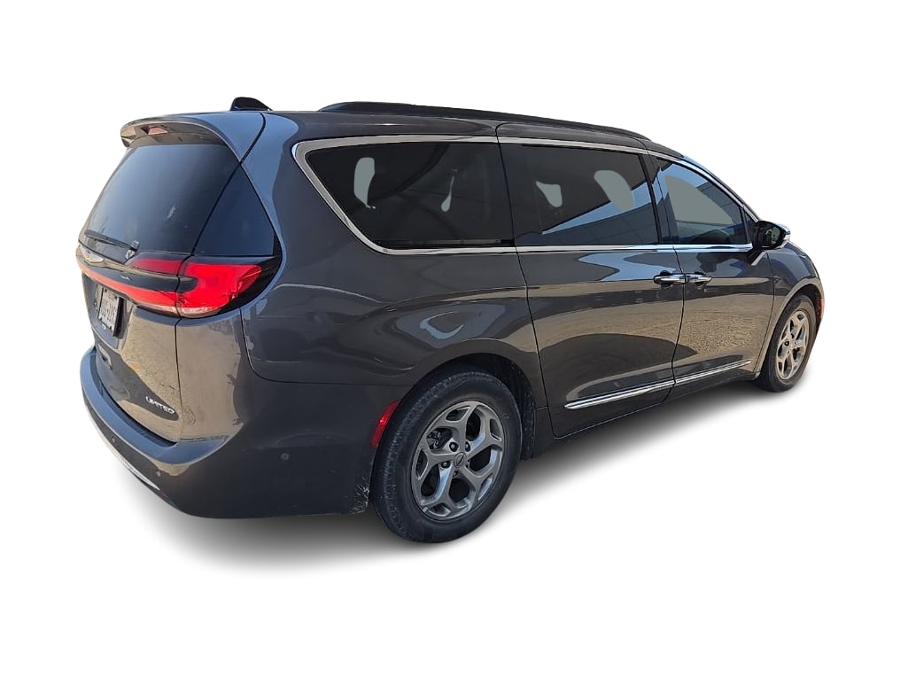 Thumbnail: 2023 Chrysler Pacifica - 10