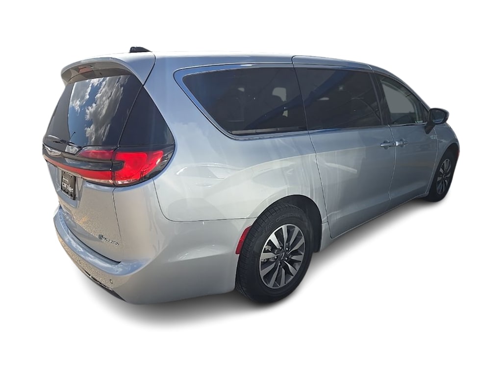 Thumbnail: 2023 Chrysler Pacifica - 10