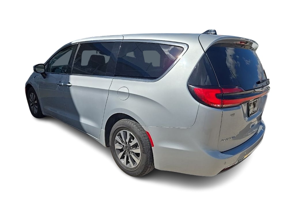 Thumbnail: 2023 Chrysler Pacifica - 3