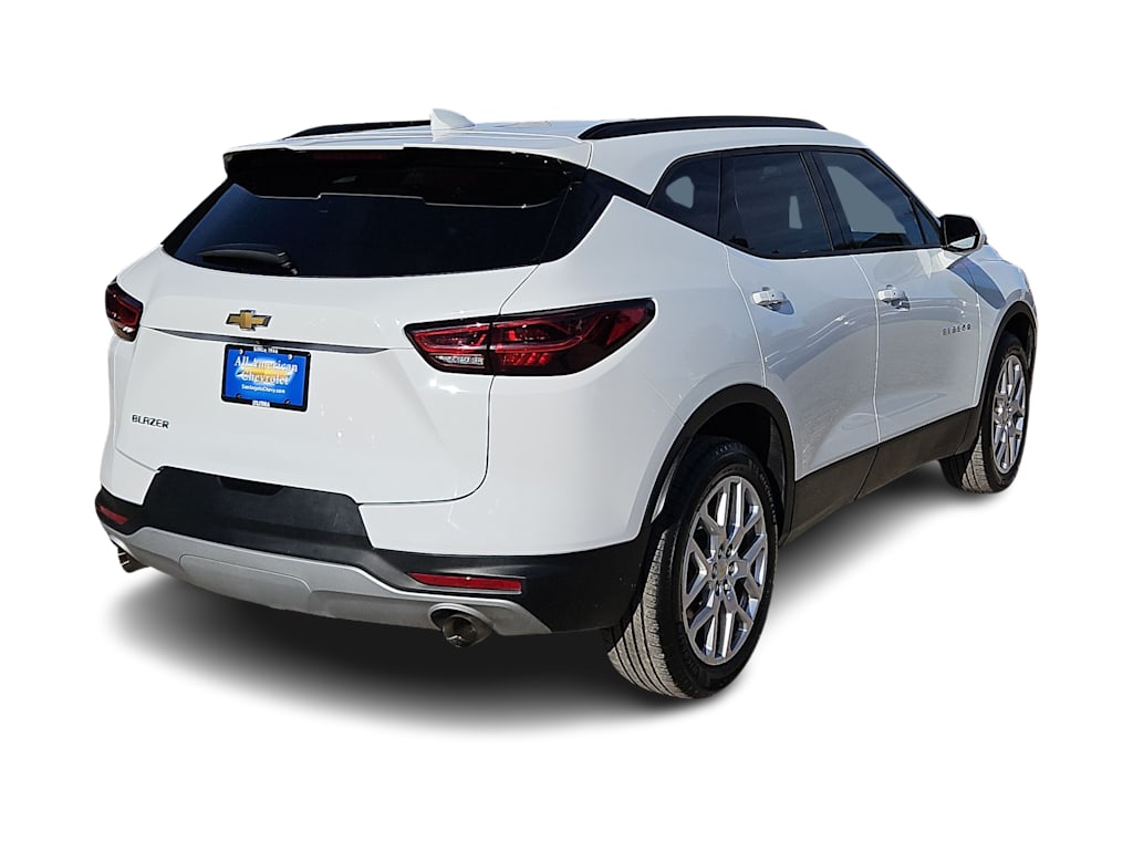 Thumbnail: 2023 Chevrolet Blazer - 18