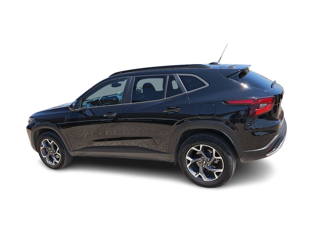 Thumbnail: 2024 Chevrolet Trax - 3