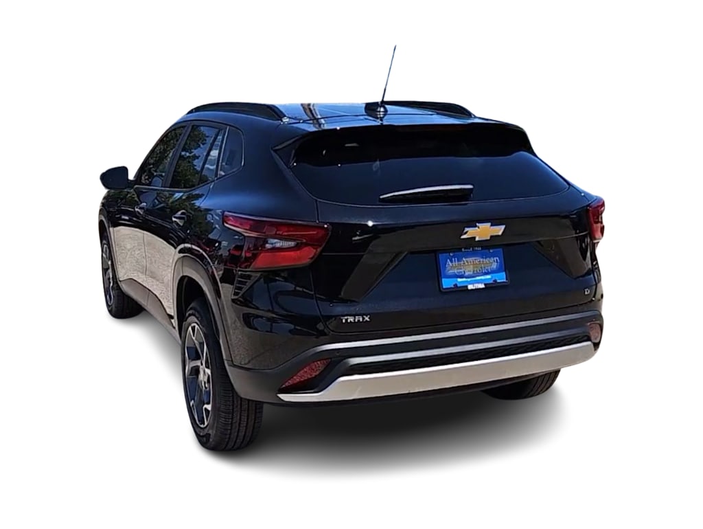 Thumbnail: 2025 Chevrolet Trax - 4