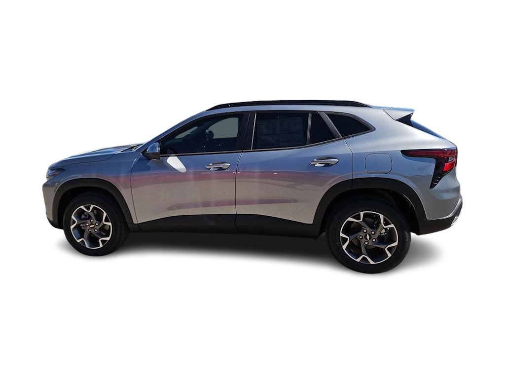 Thumbnail: 2026 Chevrolet Trax - 3