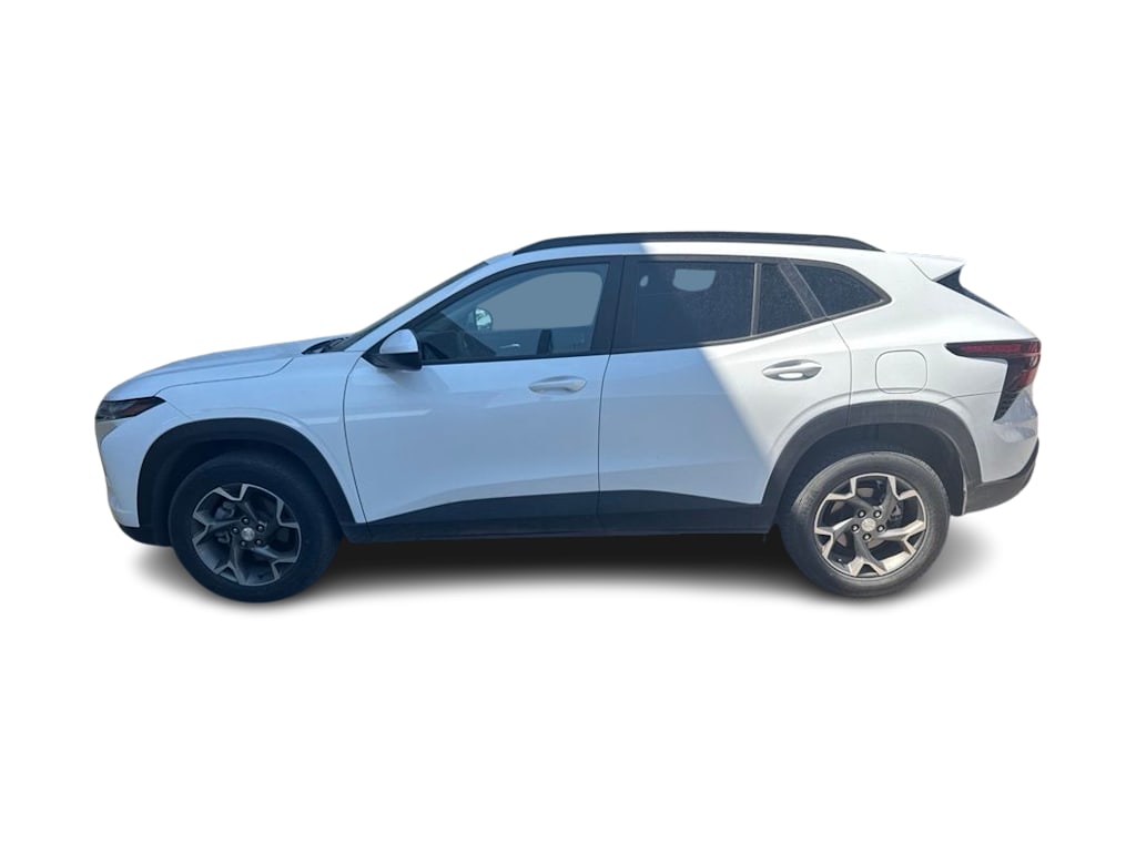 Thumbnail: 2025 Chevrolet Trax - 2