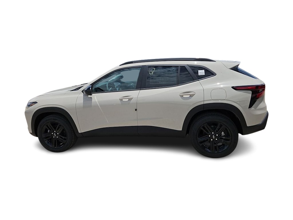 Thumbnail: 2026 Chevrolet Trax - 3