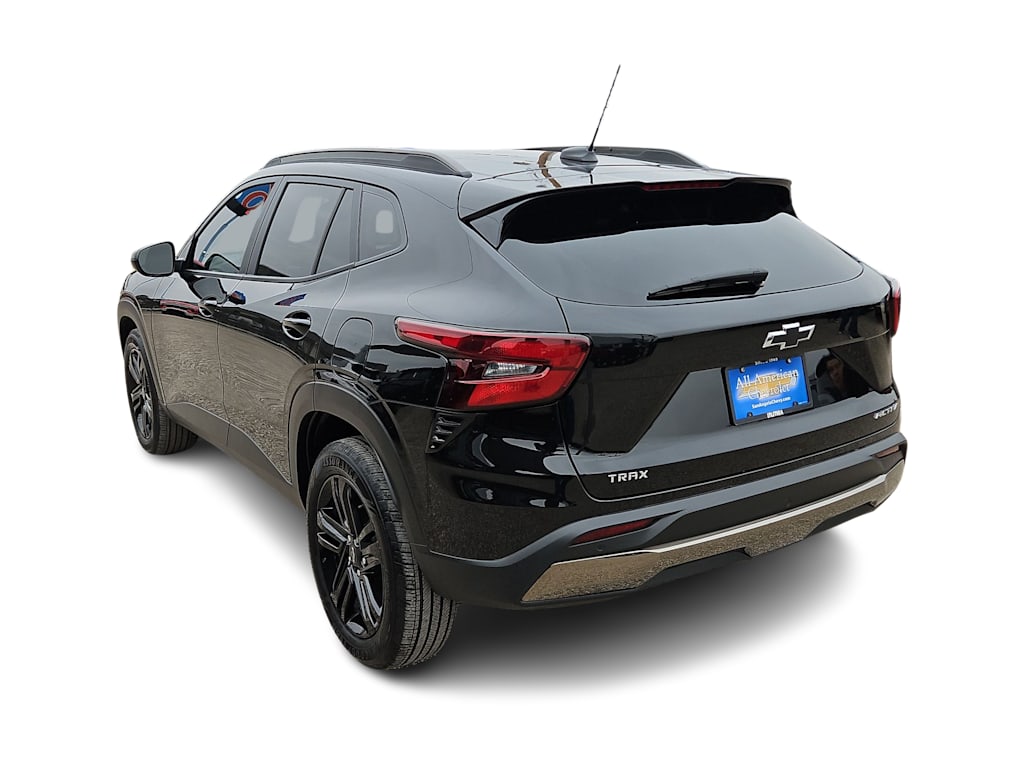 Thumbnail: 2025 Chevrolet Trax - 4