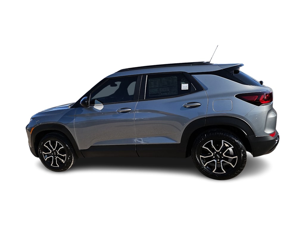 Thumbnail: 2026 Chevrolet TrailBlazer - 3
