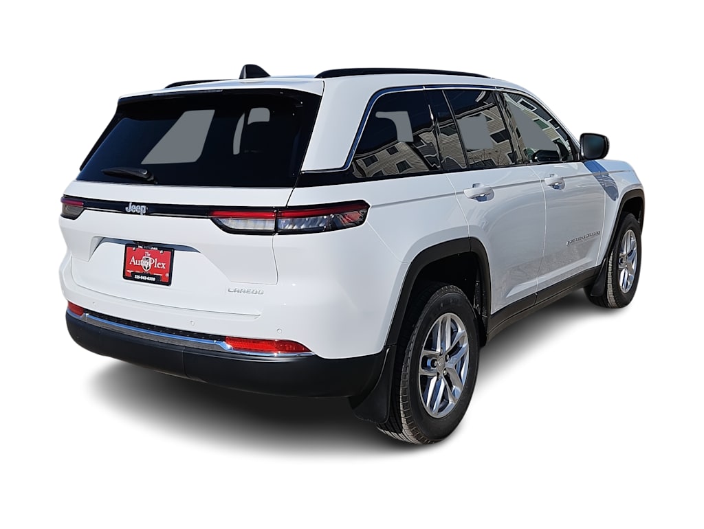 Thumbnail: 2026 Jeep Grand Cherokee - 17