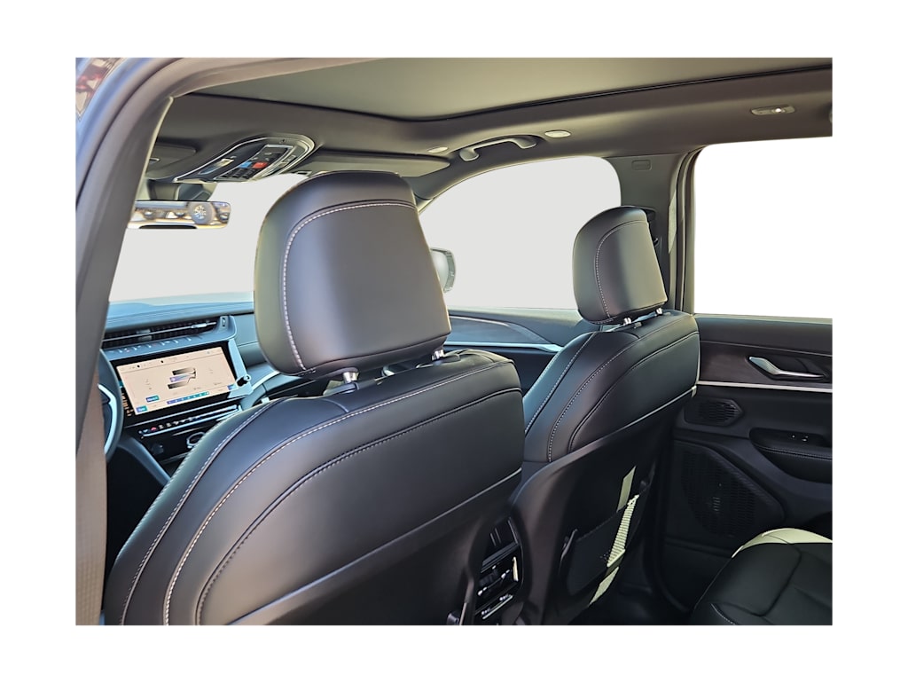 Thumbnail: 2026 Jeep Grand Cherokee - 24