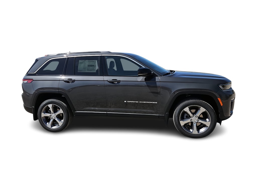 Thumbnail: 2026 Jeep Grand Cherokee - 22