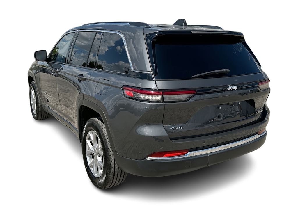 Thumbnail: 2022 Jeep Grand Cherokee - 24
