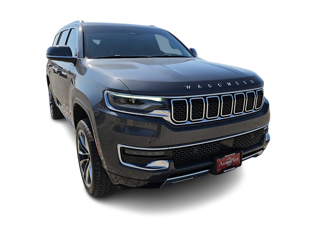 Thumbnail: 2022 Jeep Wagoneer - 16