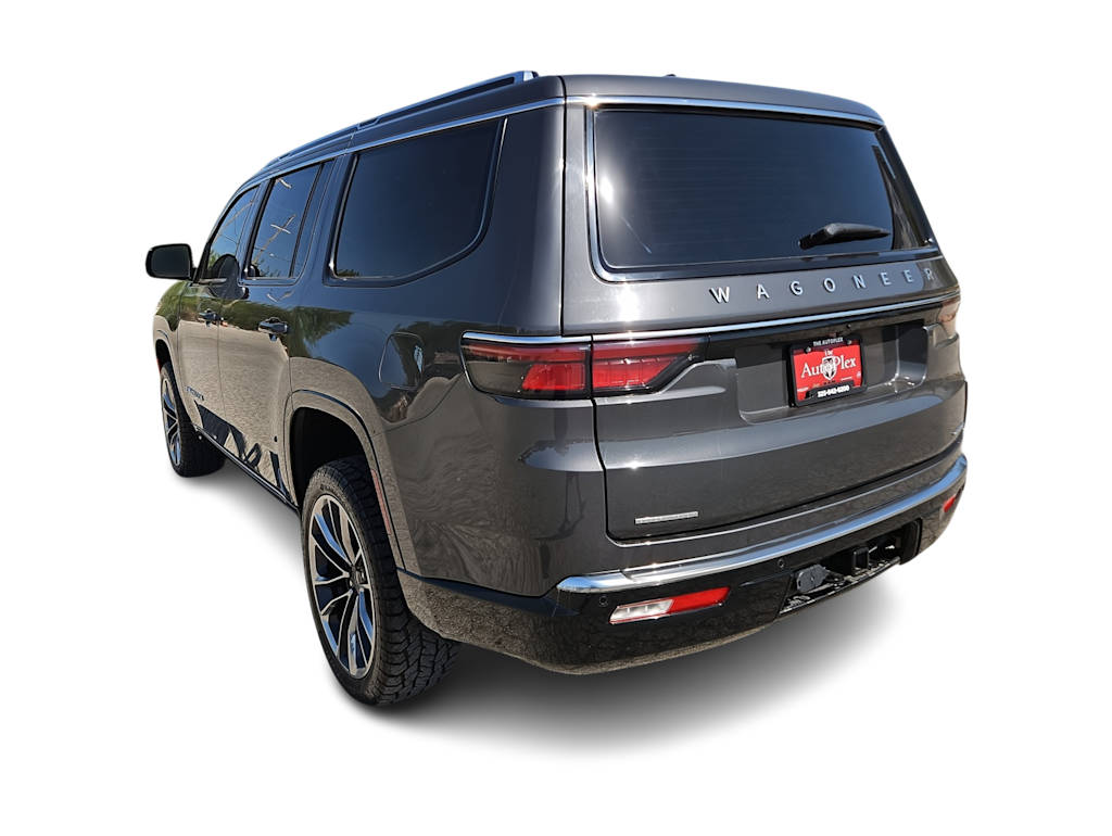 Thumbnail: 2022 Jeep Wagoneer - 4