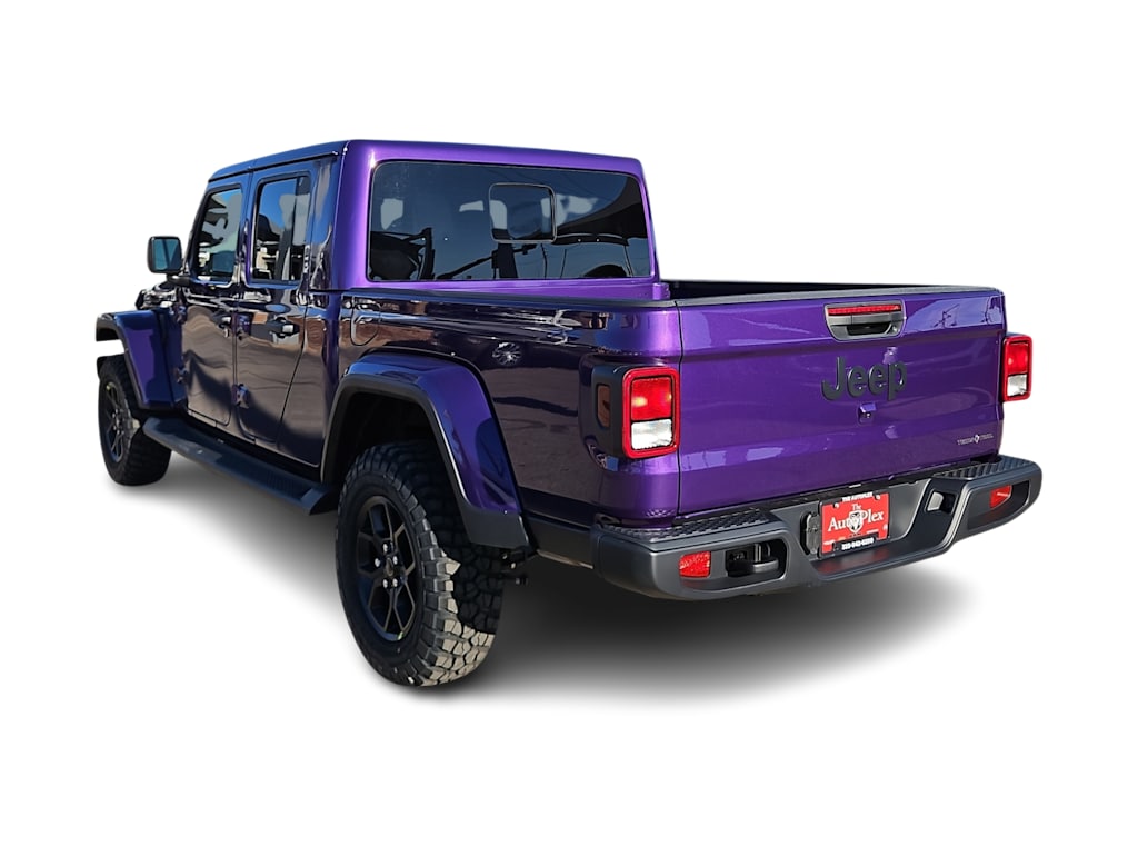 Thumbnail: 2026 Jeep Gladiator - 4