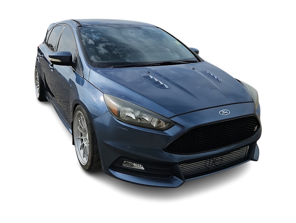 Thumbnail: 2018 Ford Focus - 16