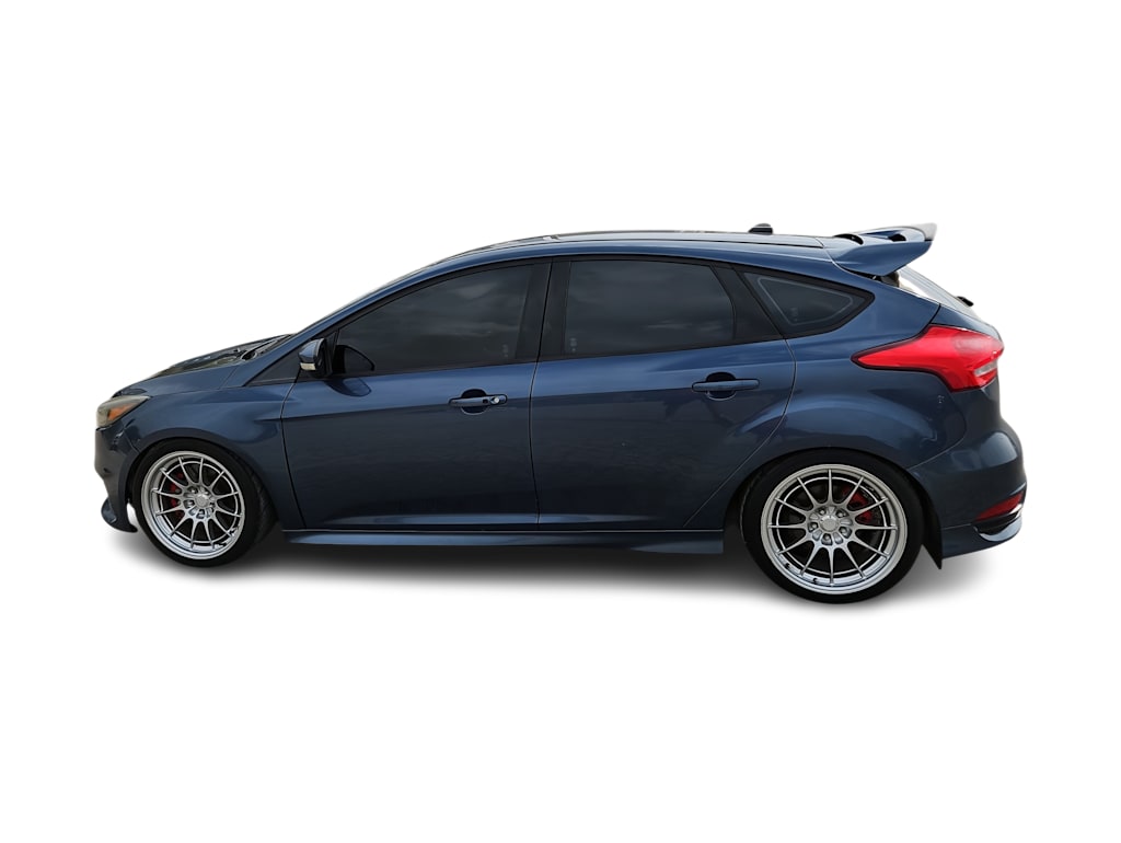 Thumbnail: 2018 Ford Focus - 3