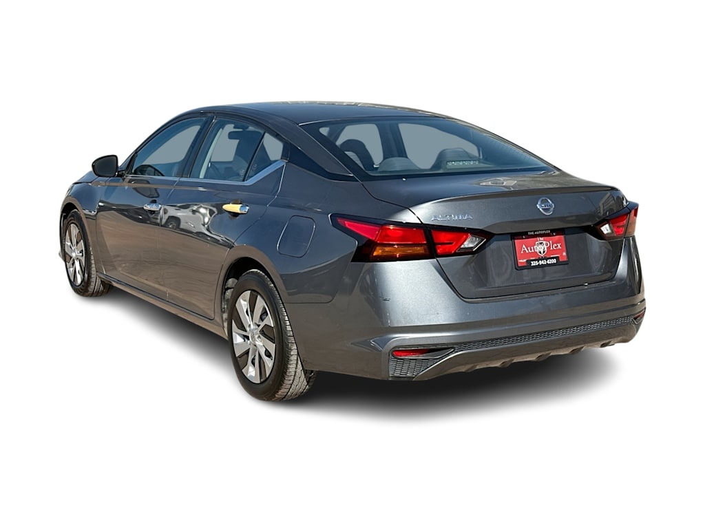 Thumbnail: 2021 Nissan Altima - 25