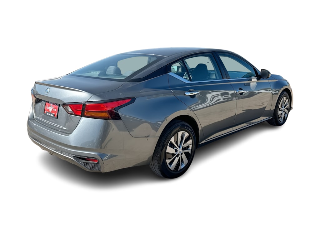 Thumbnail: 2021 Nissan Altima - 22