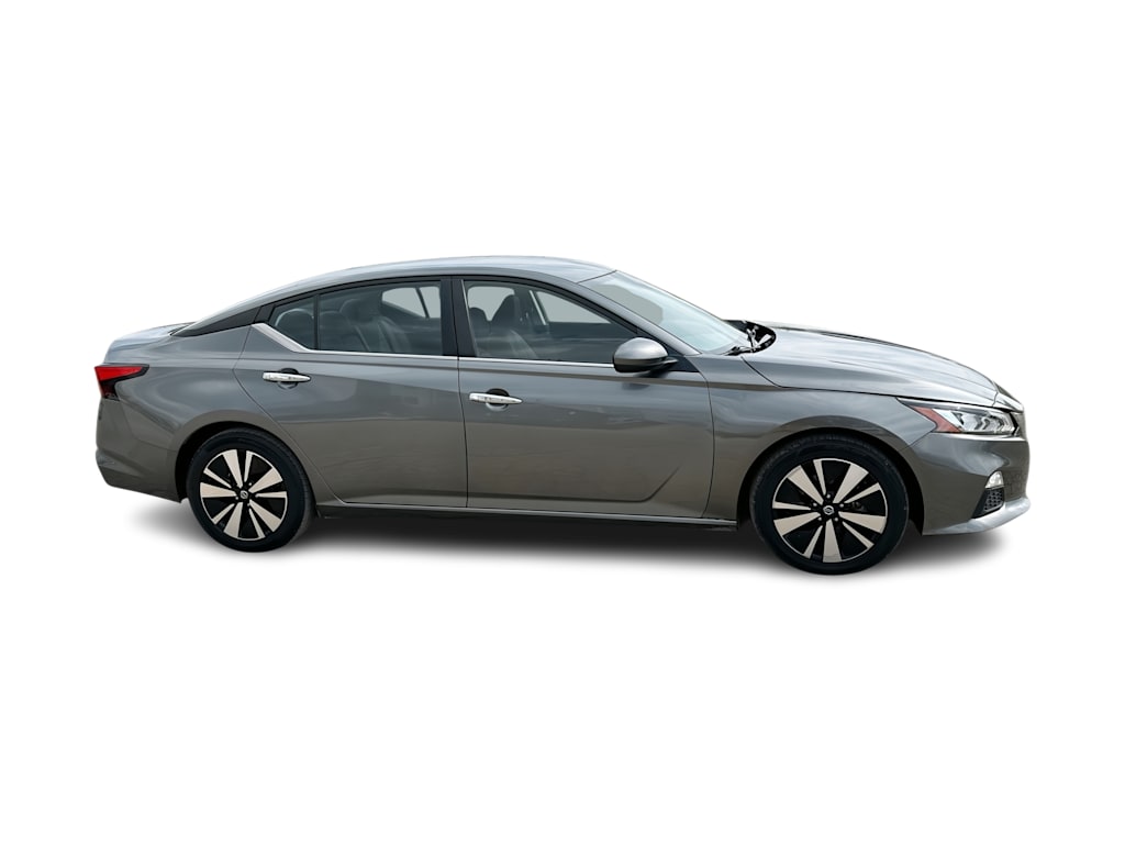 Thumbnail: 2022 Nissan Altima - 22