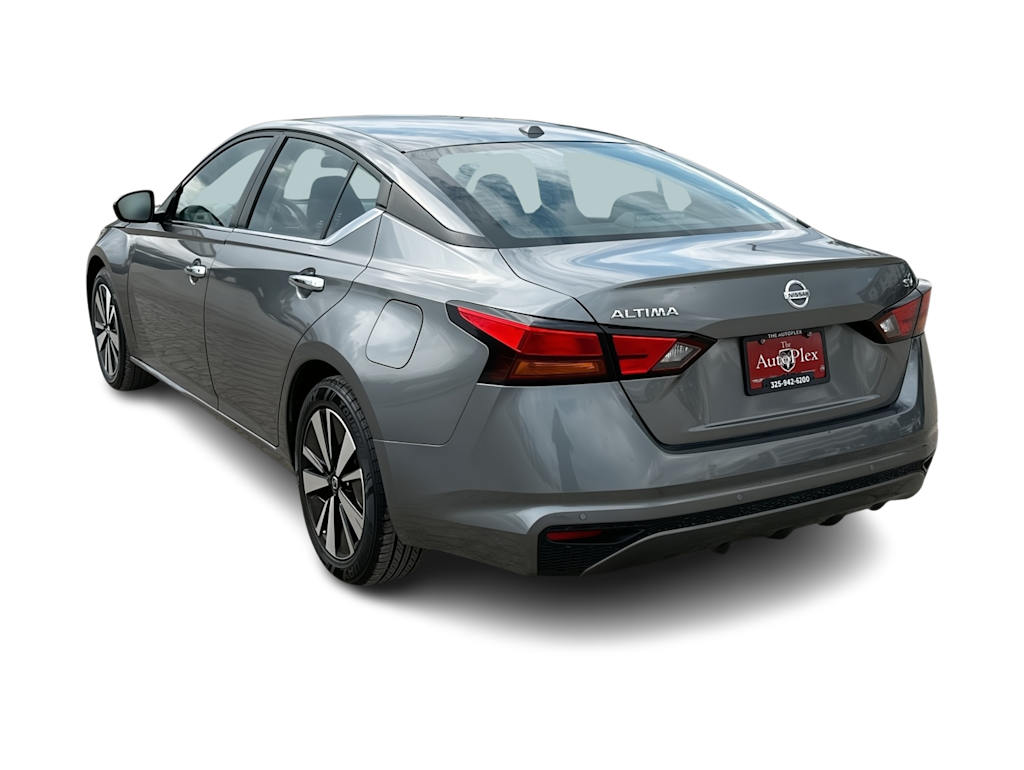 Thumbnail: 2022 Nissan Altima - 4
