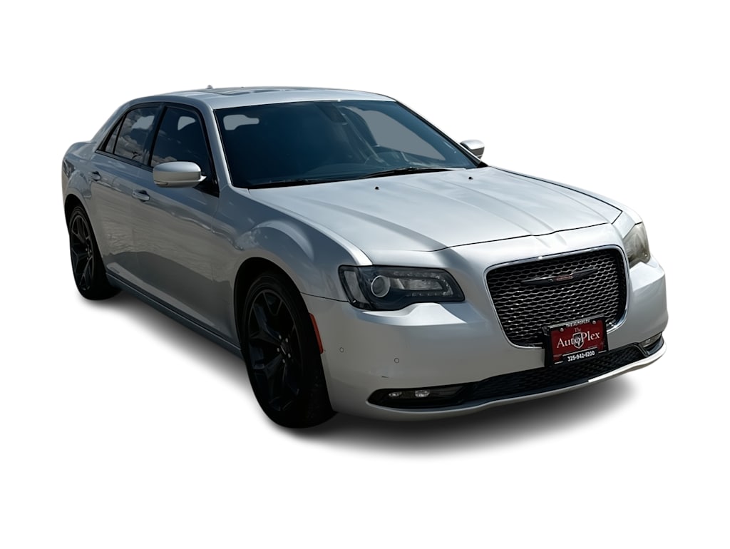 Thumbnail: 2021 Chrysler 300 - 17