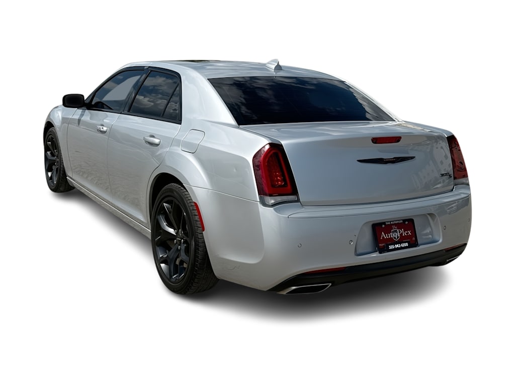 Thumbnail: 2021 Chrysler 300 - 23