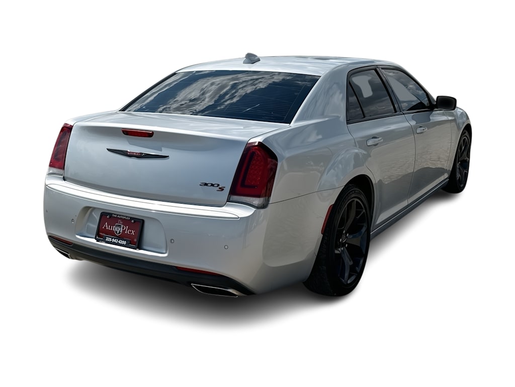 Thumbnail: 2021 Chrysler 300 - 20