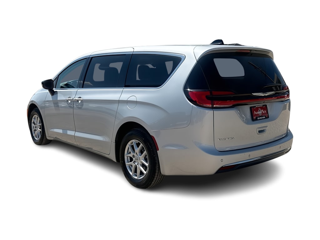 Thumbnail: 2024 Chrysler Pacifica - 25