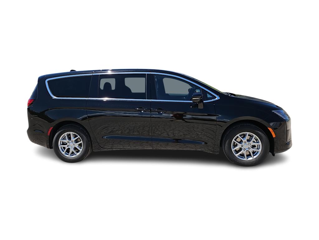 Thumbnail: 2027 Chrysler Pacifica - 19