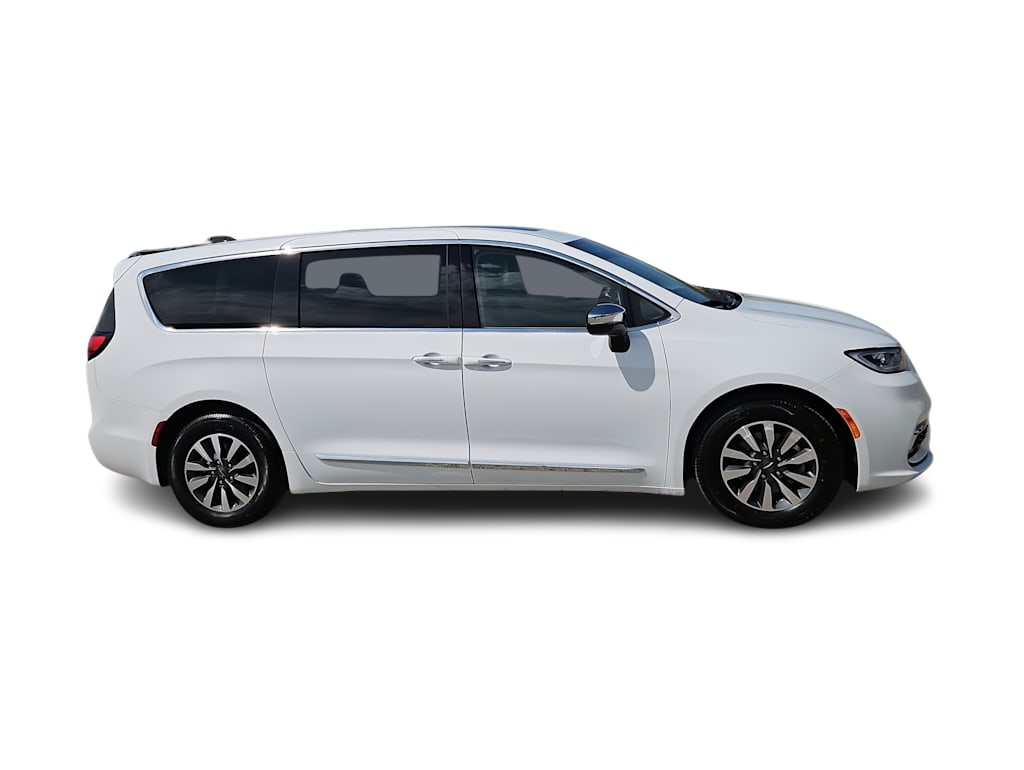 Thumbnail: 2023 Chrysler Pacifica - 20