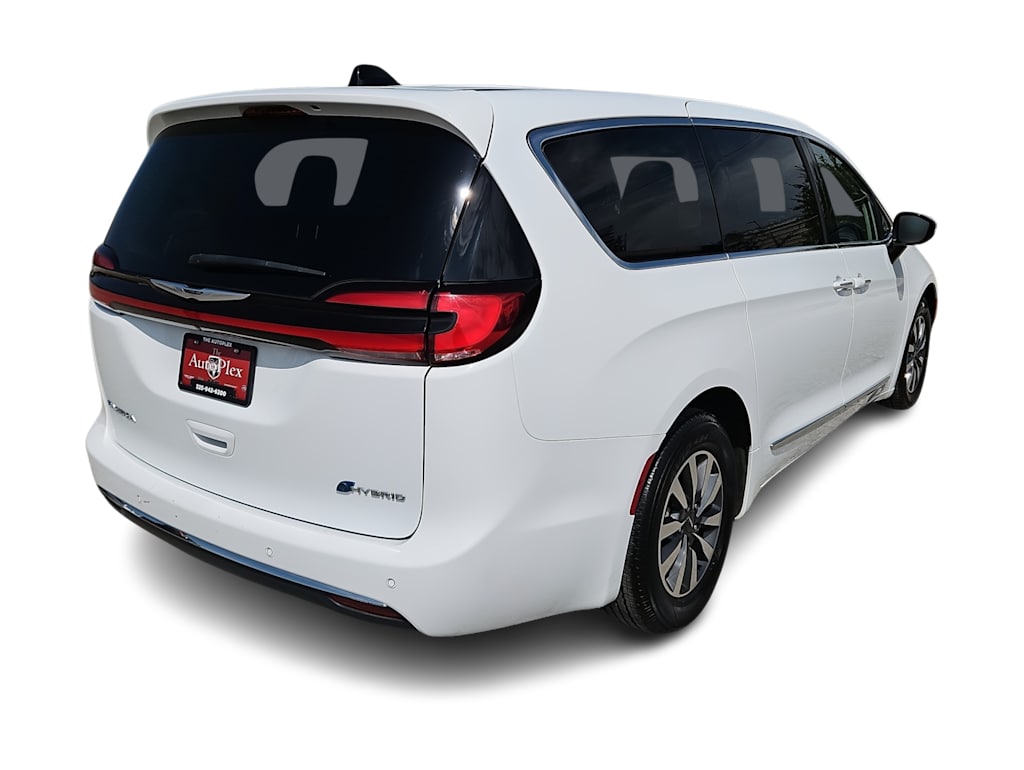 Thumbnail: 2023 Chrysler Pacifica - 19