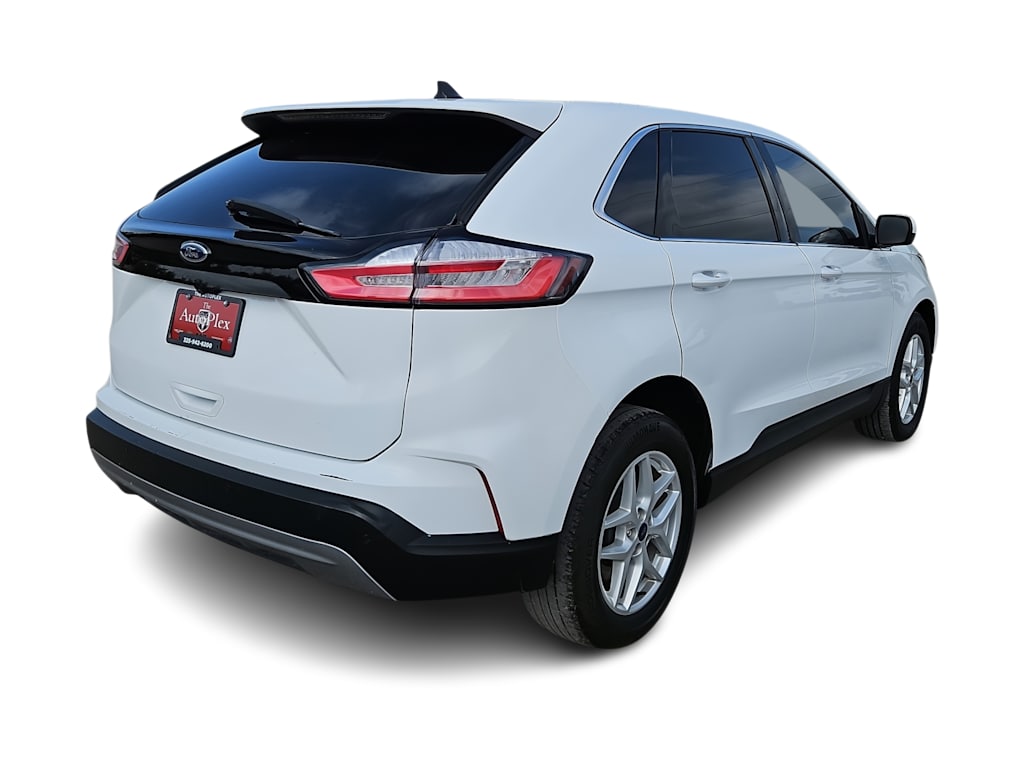 Thumbnail: 2022 Ford Edge - 17