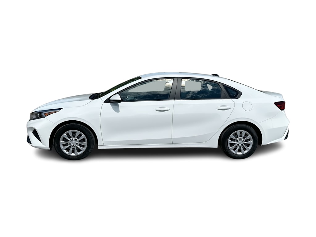 Thumbnail: 2024 Kia Forte - 3