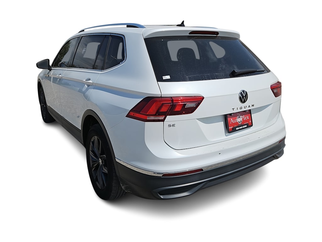 Thumbnail: 2023 Volkswagen Tiguan - 4