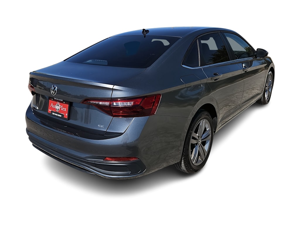 Thumbnail: 2024 Volkswagen Jetta - 21