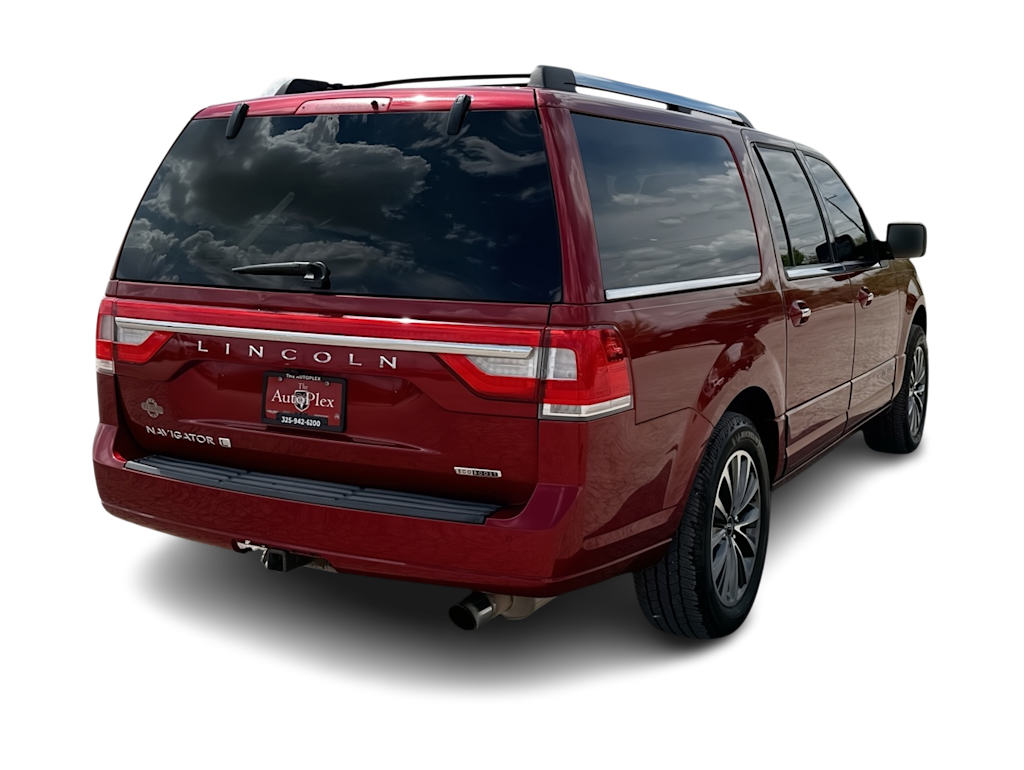 Thumbnail: 2016 Lincoln Navigator L - 21