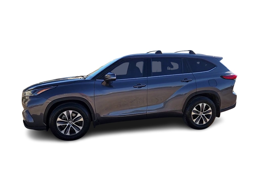 Thumbnail: 2022 Toyota Highlander - 3