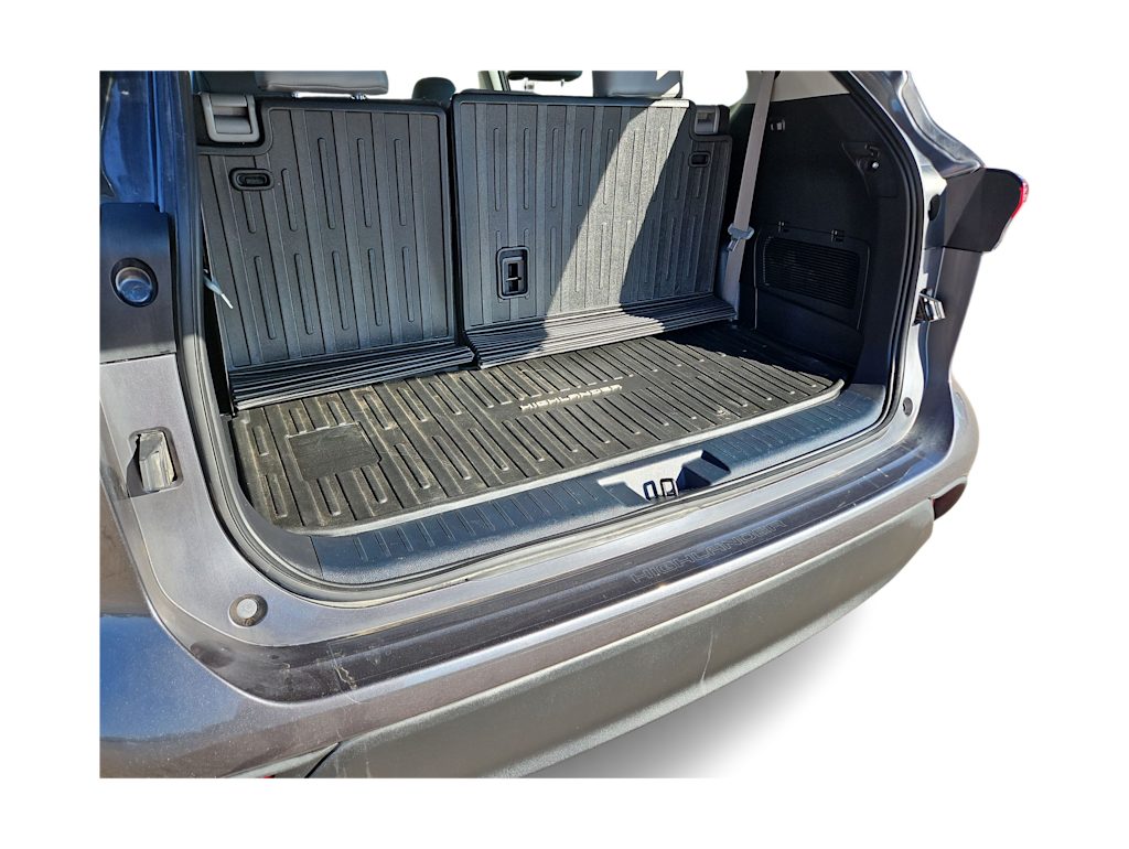 Thumbnail: 2022 Toyota Highlander - 17