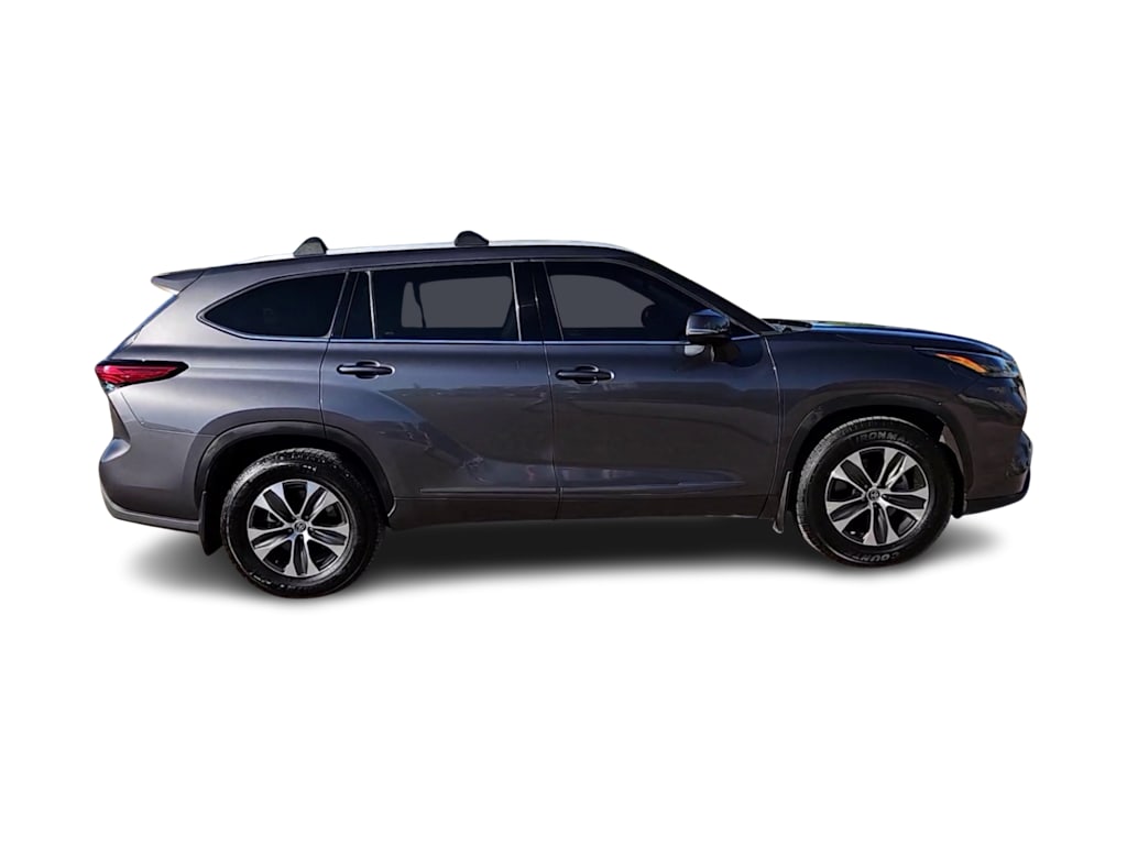 Thumbnail: 2022 Toyota Highlander - 21