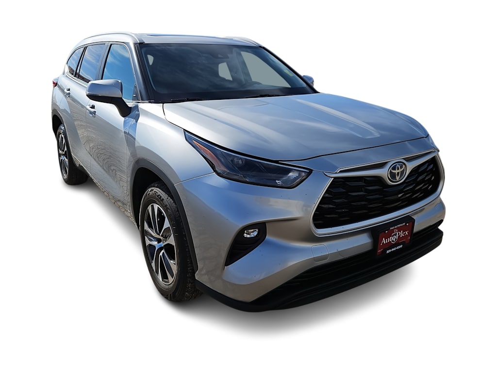 Thumbnail: 2023 Toyota Highlander - 17