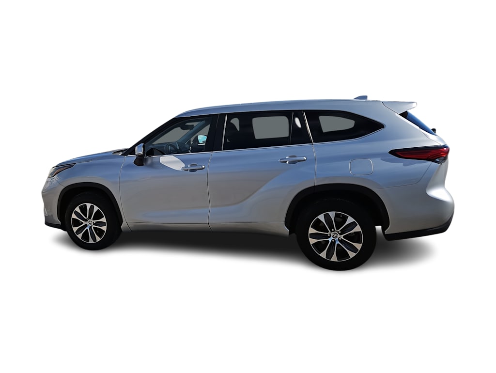 Thumbnail: 2023 Toyota Highlander - 4