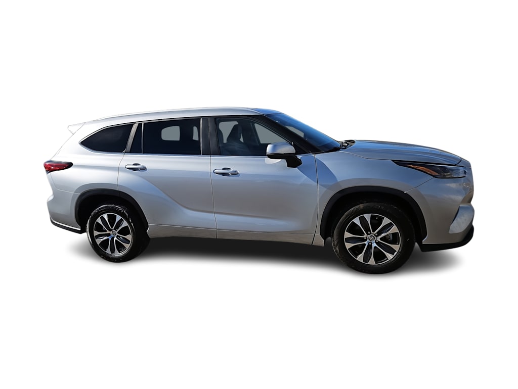 Thumbnail: 2023 Toyota Highlander - 20