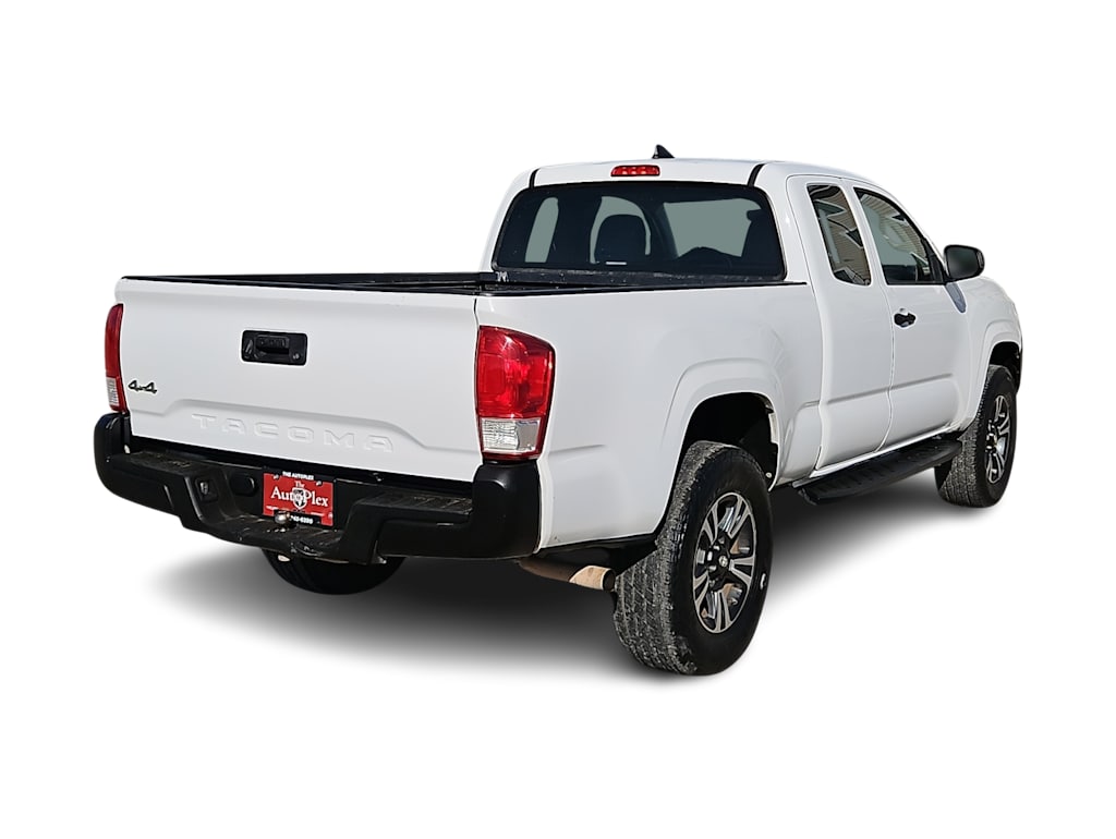 Thumbnail: 2017 Toyota Tacoma - 18