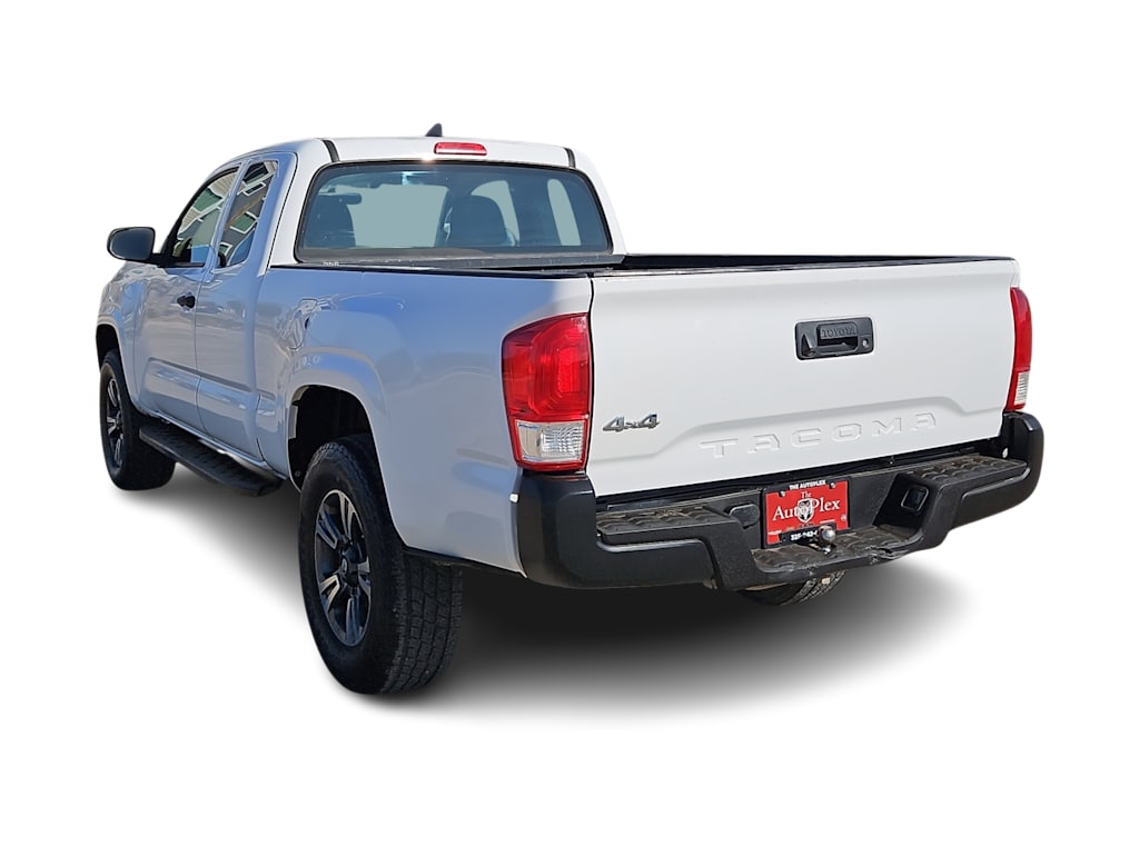 Thumbnail: 2017 Toyota Tacoma - 4