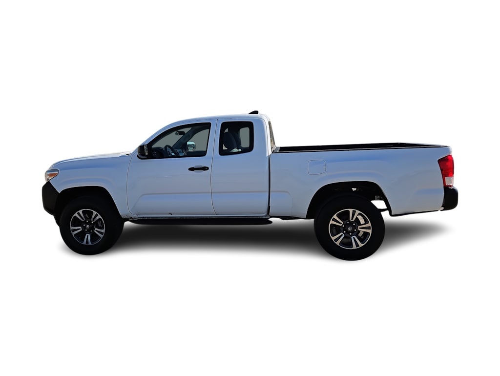 Thumbnail: 2017 Toyota Tacoma - 3