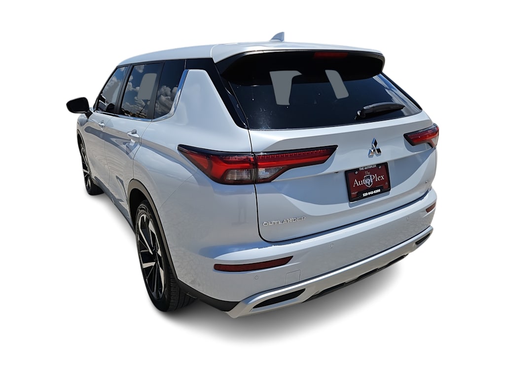 Thumbnail: 2024 Mitsubishi Outlander - 4